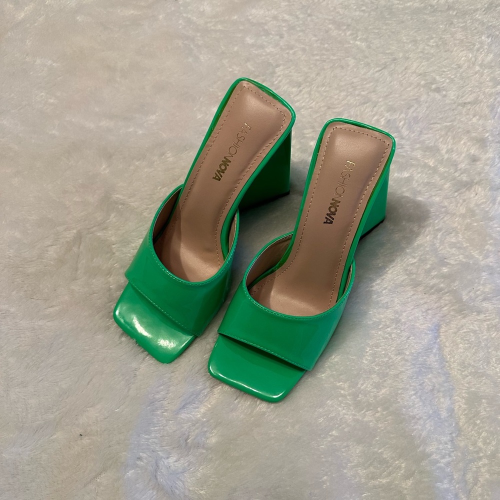 Lime green chunky block heels - Picture 8 of 15